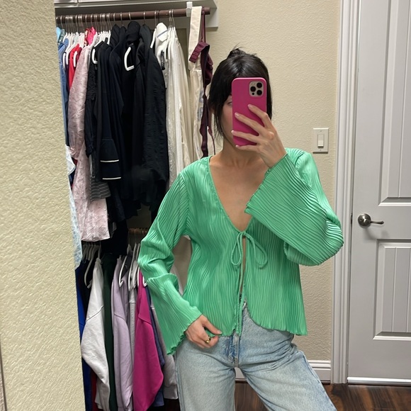 CLOSET CLEAR OUT: NWT NY & CO Green Tie Blouse Sz XS - Picture 2 of 4